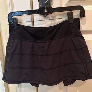Lululemon black pace rival mid rise skirt regular length. EUC